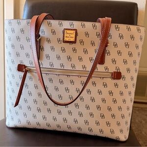 Dooney and Bourke Large Lexington in bone